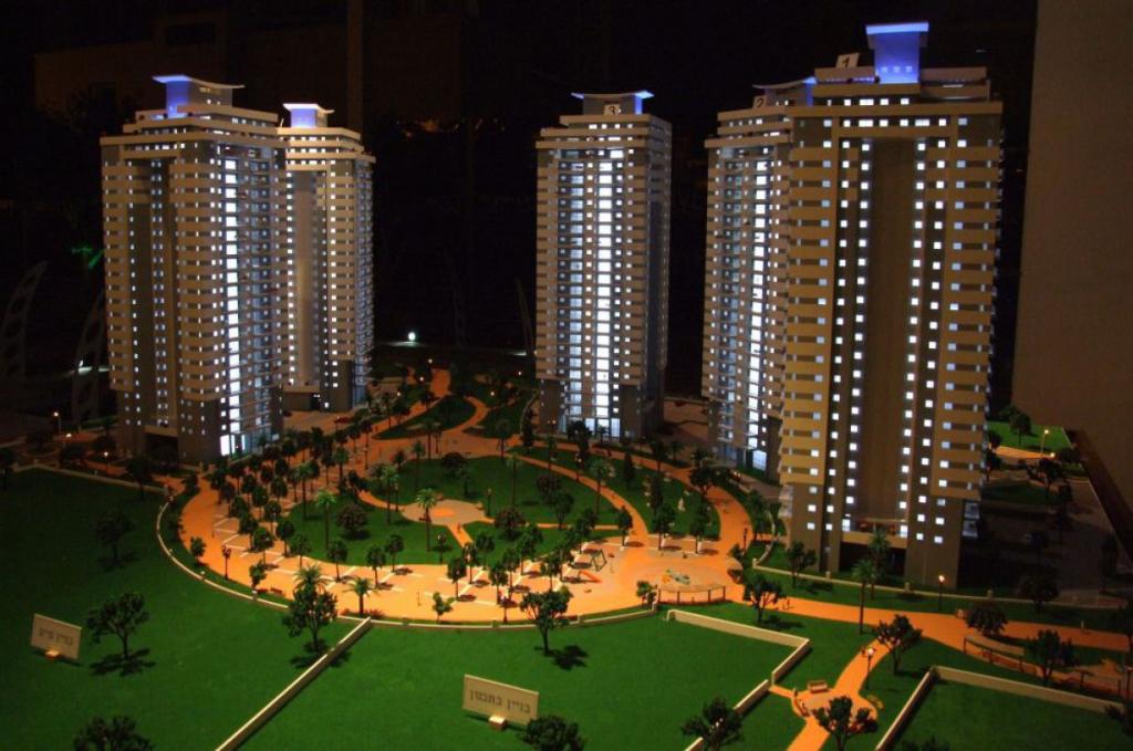 חנן קלנטרוב בניית מודלים ארכיטקטוניים חנן קלנטרוב בניית מודלים ארכיטקטוניים