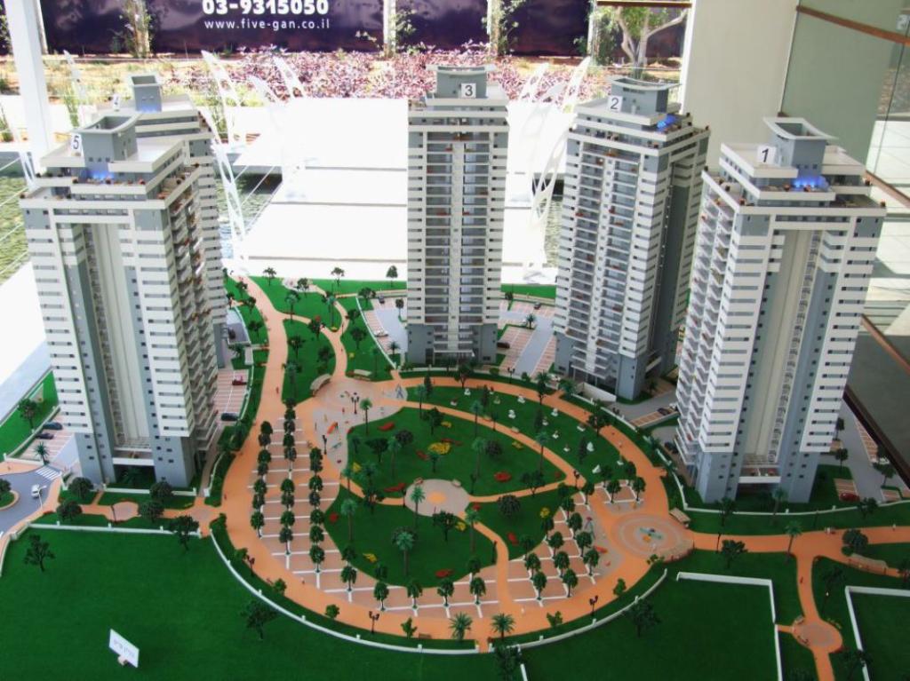 חנן קלנטרוב בניית מודלים ארכיטקטוניים חנן קלנטרוב בניית מודלים ארכיטקטוניים