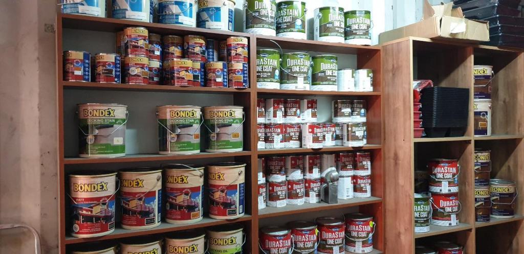 בית מסחר לעצי אורן בית מסחר לעצי אורן