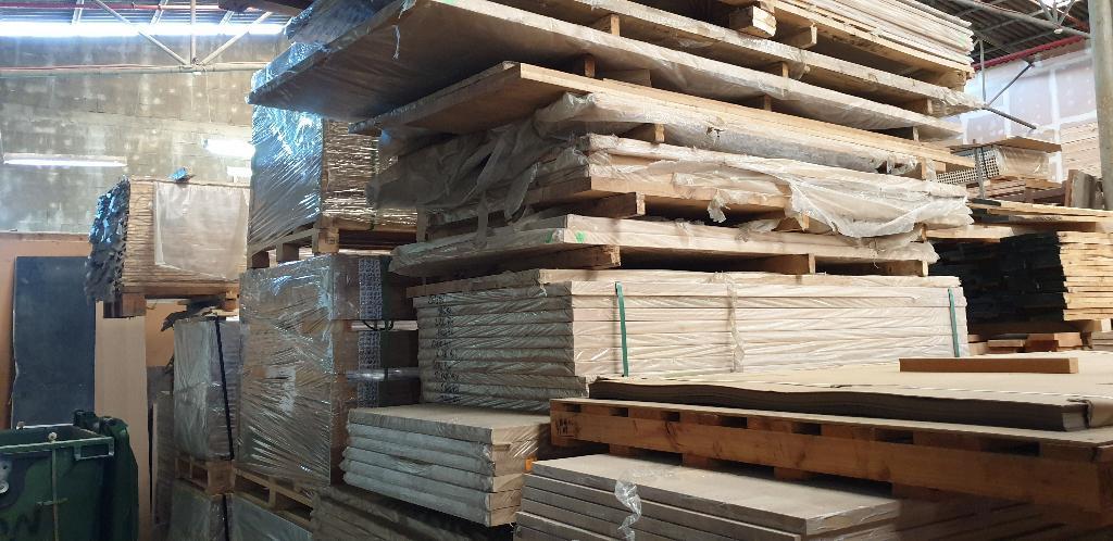 בית מסחר לעצי אורן בית מסחר לעצי אורן