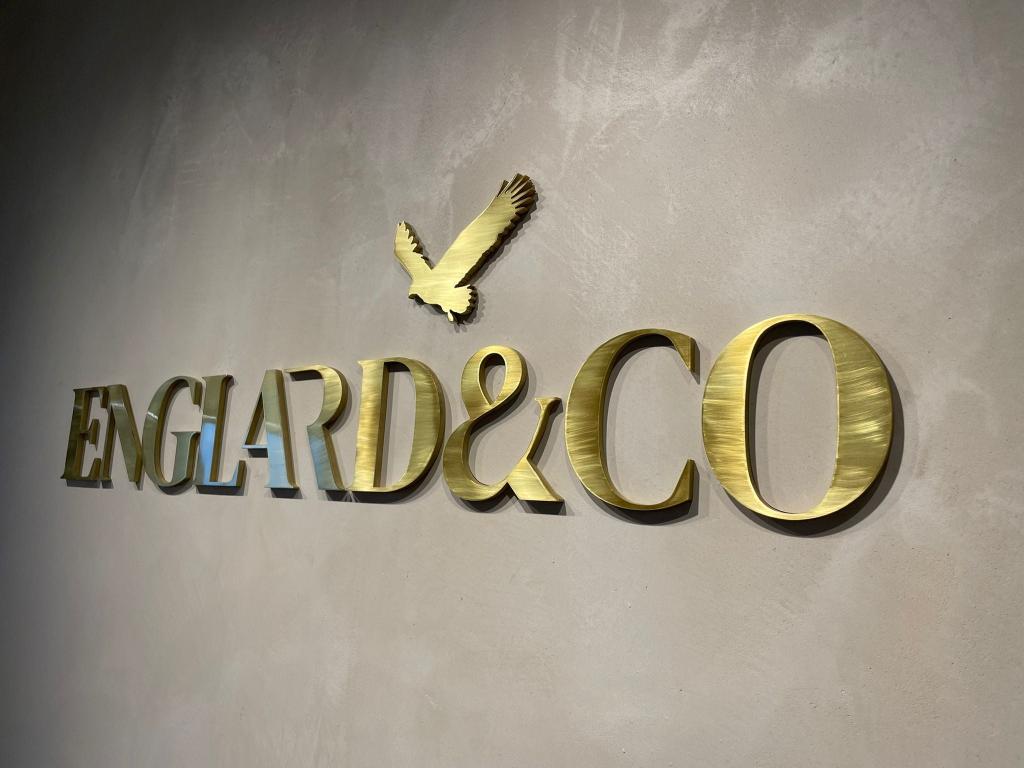 בז עיצובים בז עיצובים