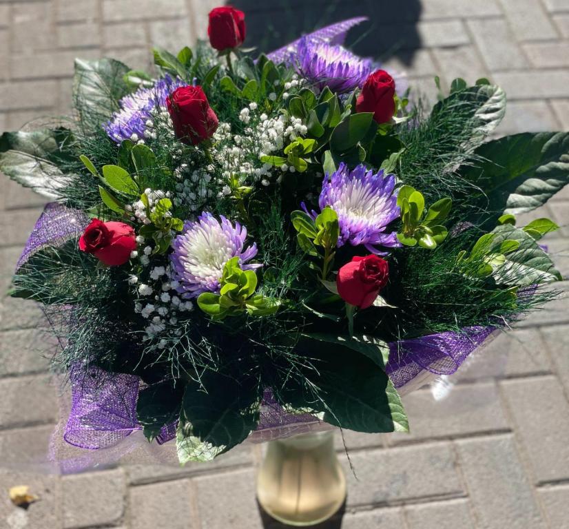 הפרחים של אורן הפרחים של אורן