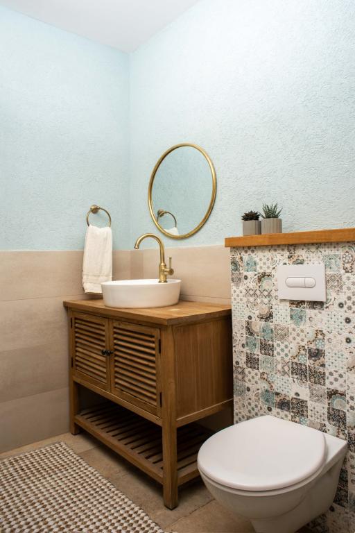 קמחי עדי קמחי עדי