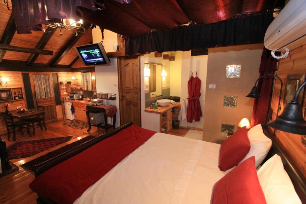 בקתיים בקתיים