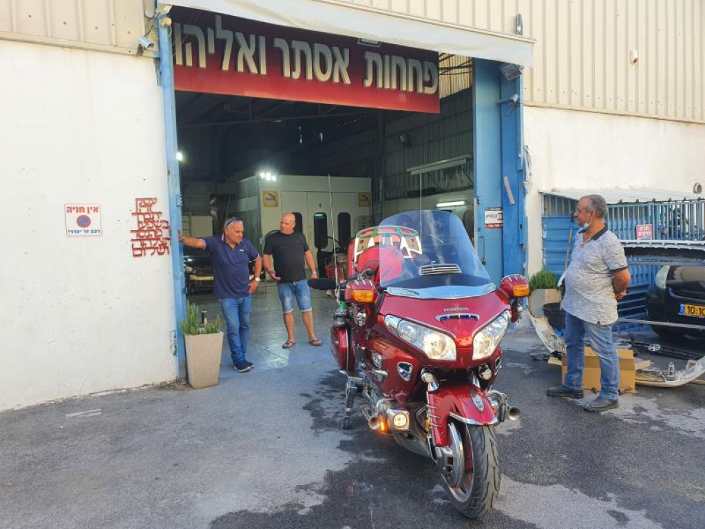 פחחות אליהו ואסתר פחחות אליהו ואסתר