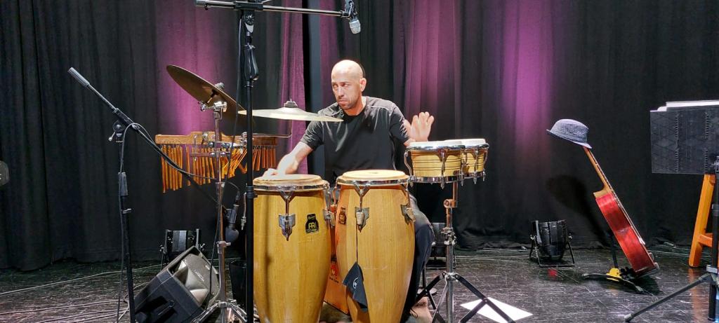 קימבומבו שמחה לטינית קימבומבו שמחה לטינית