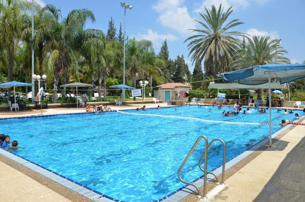 אירוח דורות אירוח דורות