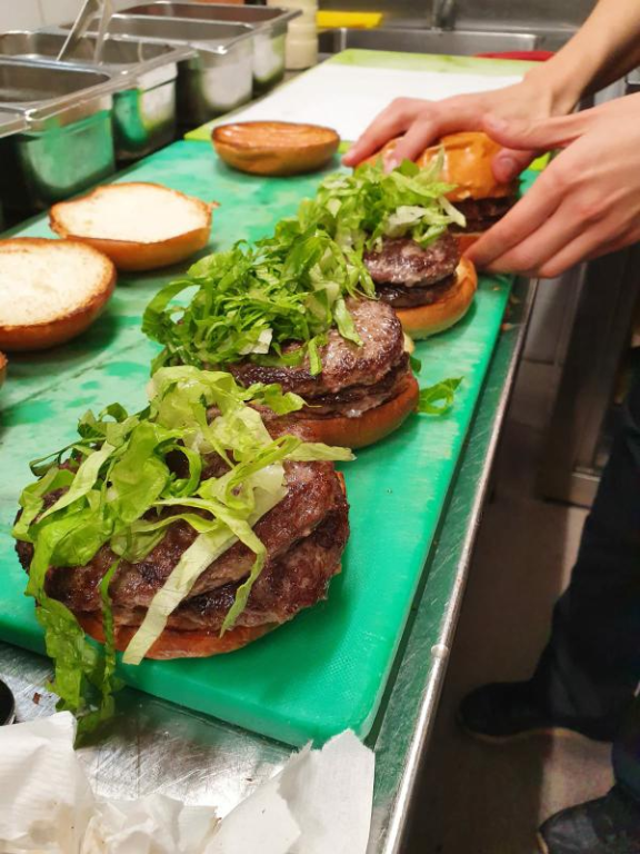 מו ומו מו ומו