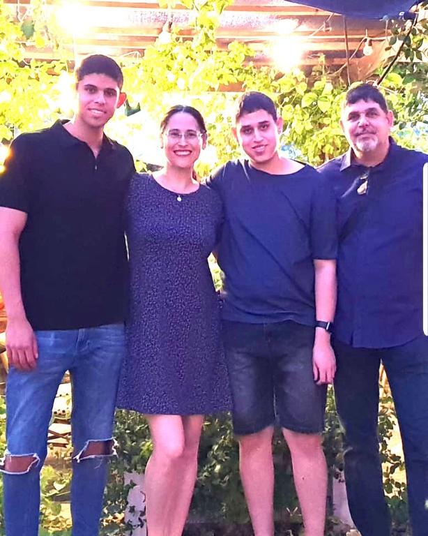 בר טוב עמית בר טוב עמית