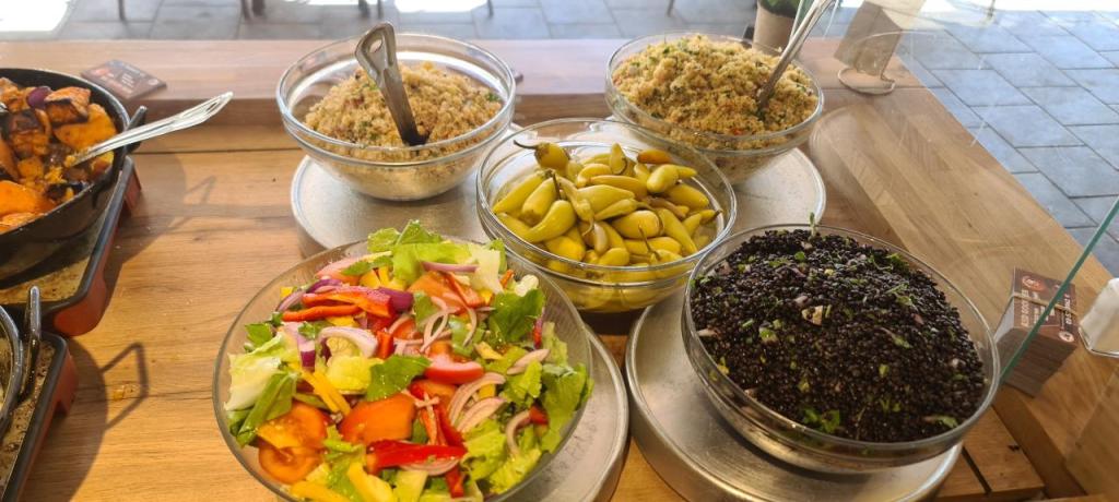 רד רוסטר רד רוסטר