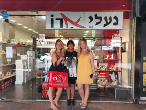 נעלי ארו
