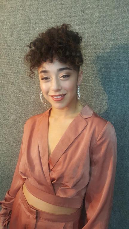 הילה מינס איפור ושיער הילה מינס איפור ושיער