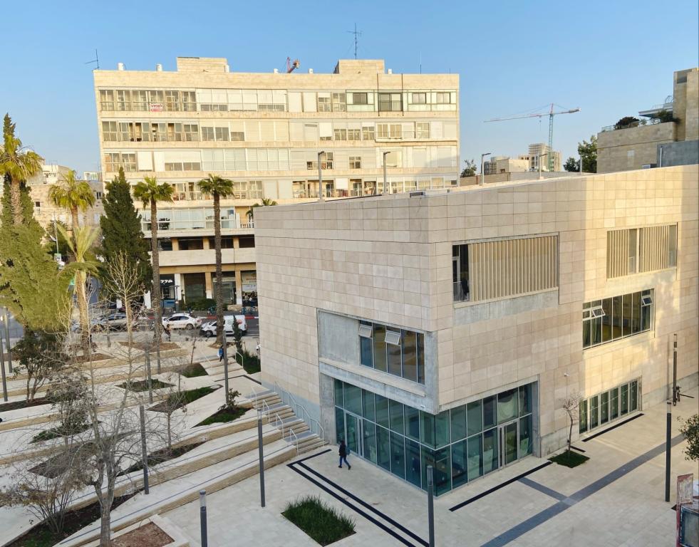 ביה"ס לתיאטרון חזותי ביה"ס לתיאטרון חזותי