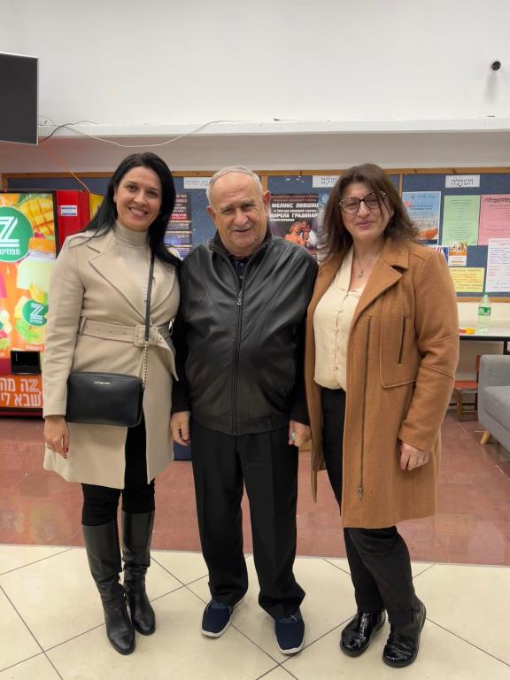 שמש סמדר שמש סמדר