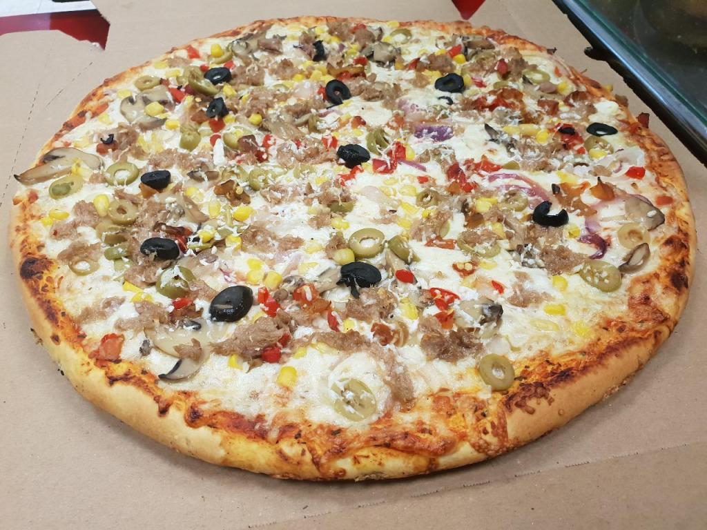 פיצה לה צ'צ'ה פיצה לה צ'צ'ה