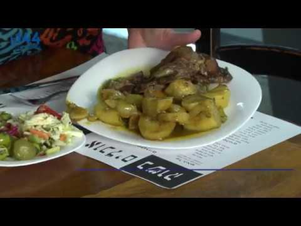 אוכלים בשוק אוכלים בשוק