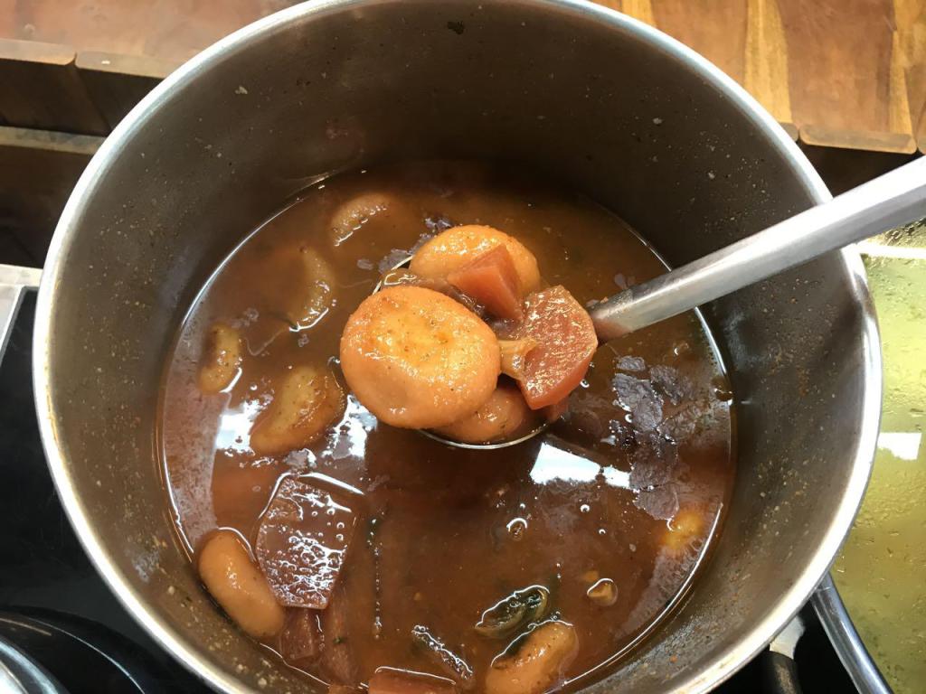 אוכלים בשוק אוכלים בשוק