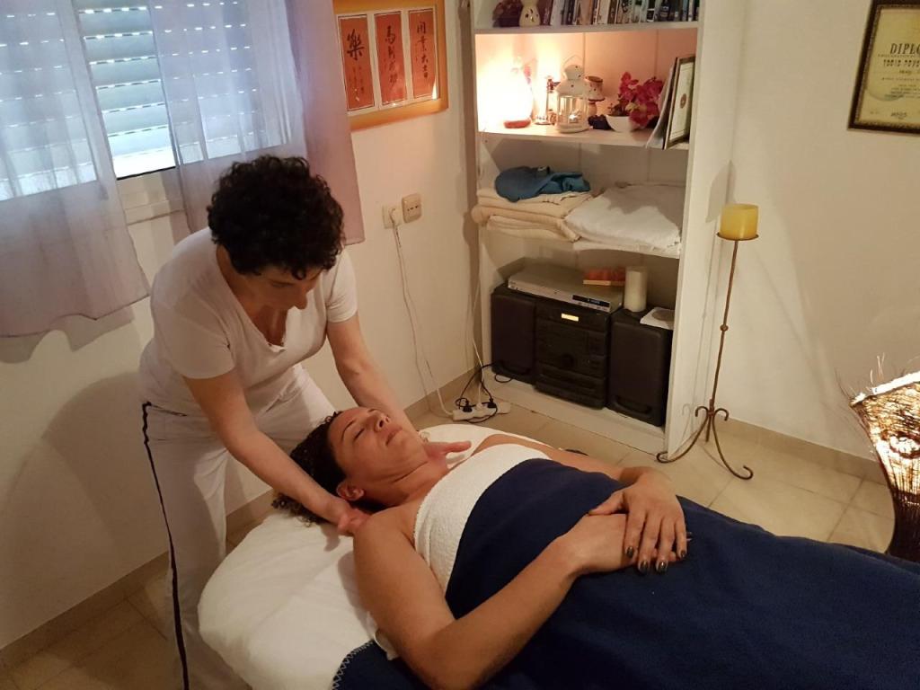 עיסוי בידיים טובות עיסוי בידיים טובות