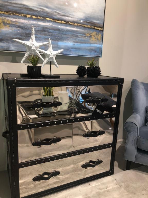 הום קולקשיין הום קולקשיין