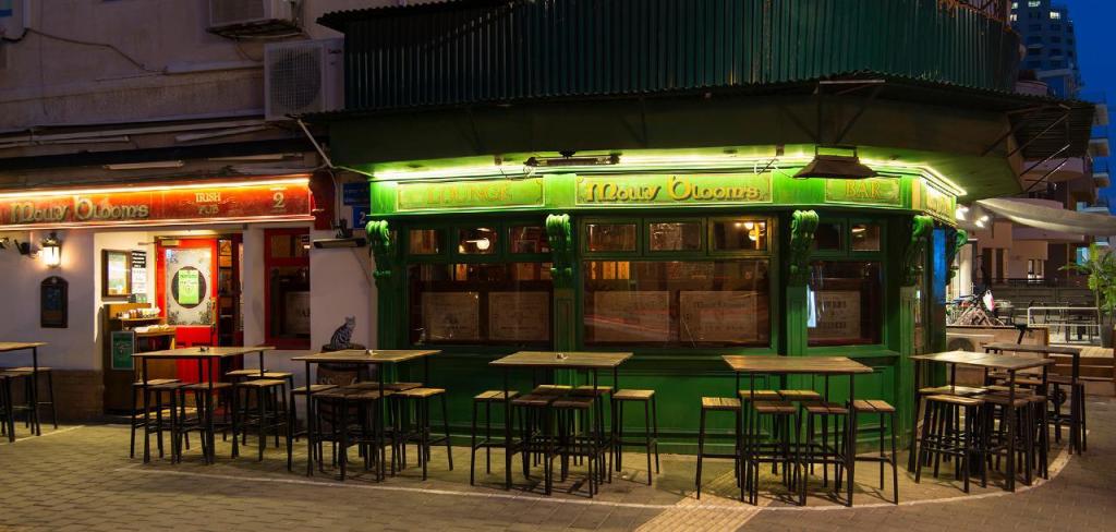 Molly Blooms Molly Blooms