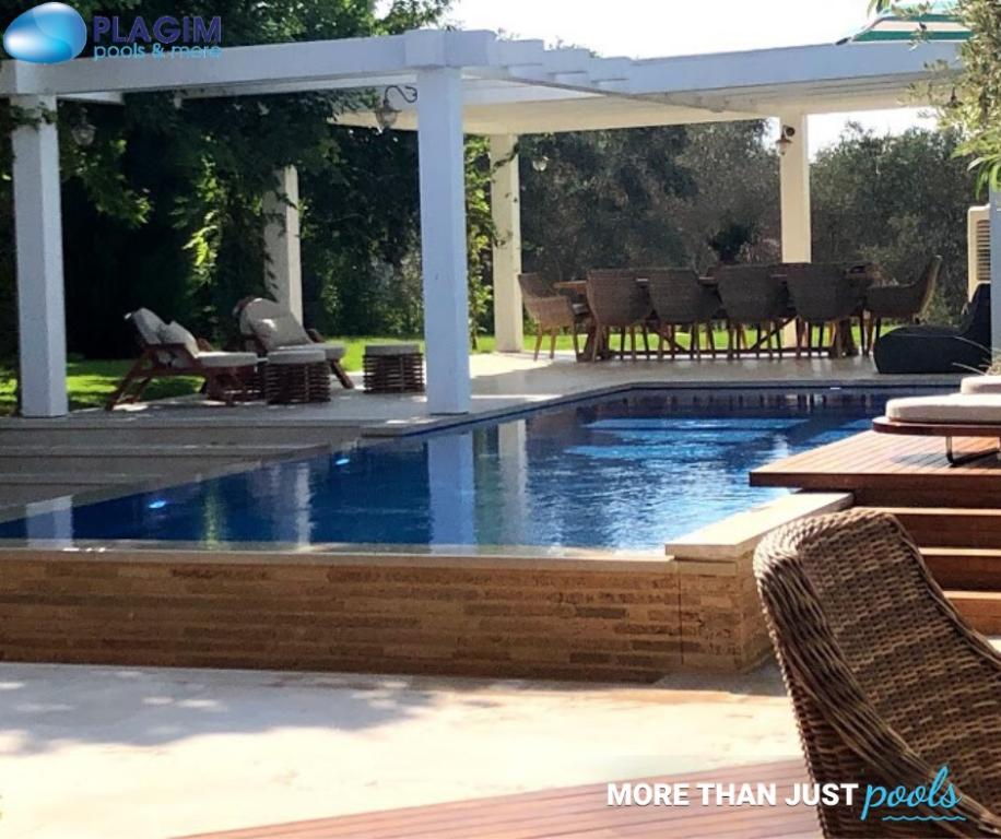 פלגים בריכות ועוד פלגים בריכות ועוד