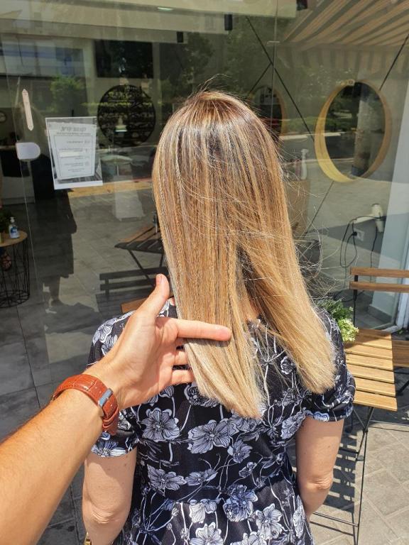 רושל כהן מעצב שיער רושל כהן מעצב שיער