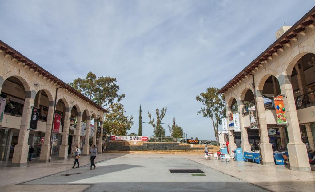 קניון חאן ראש פינה קניון חאן ראש פינה