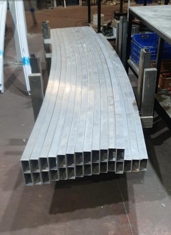 בליינד'ס אלומיניום וזכוכית בליינד'ס אלומיניום וזכוכית