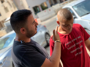 מספרת ראש קצוץ