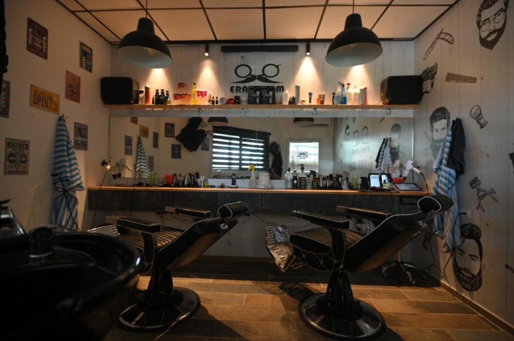 ערן חיים מספרה לגברים וילדים ערן חיים מספרה לגברים וילדים