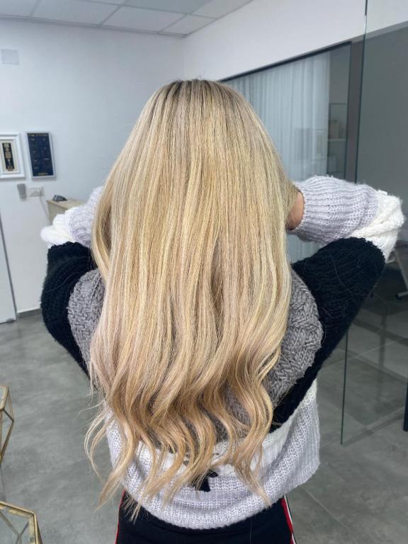 אביב רוחנה אביב רוחנה