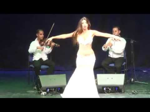 עדי רקדנית בטן