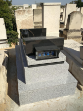 מצבות ידידיה נחום