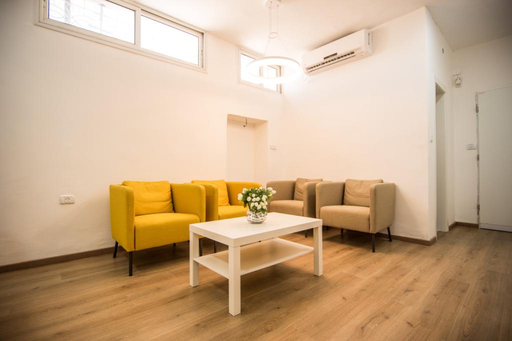 אריה חרירי אריה חרירי