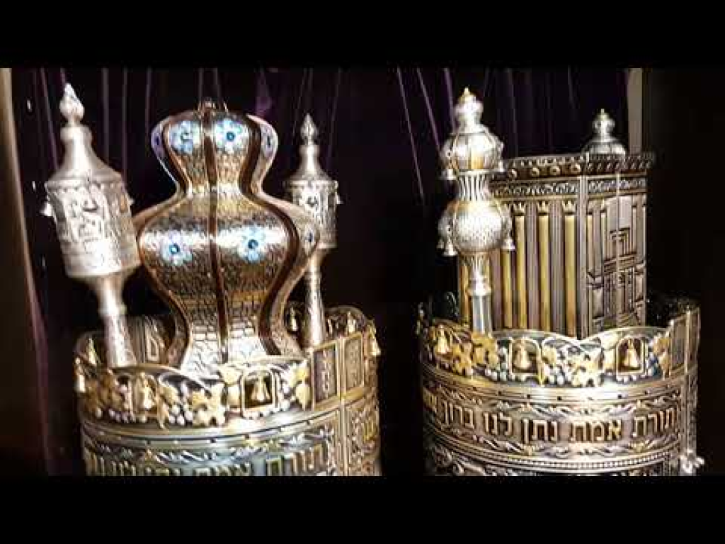 שוהם יודאיקה ייצור תיקים לספר תורה שוהם יודאיקה ייצור תיקים לספר תורה