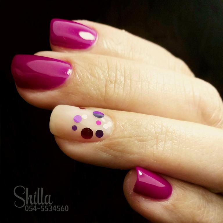 שילה עיצוב ציפורניים עד אלייך שילה עיצוב ציפורניים עד אלייך