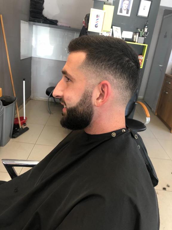 המספרה המספרה