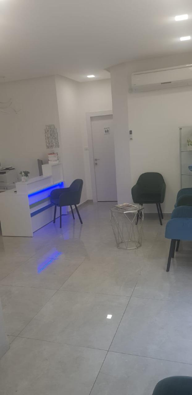 משה אליק מעבדת שיניים משה אליק מעבדת שיניים