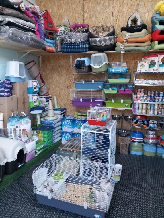 פץ מזון וציוד לבעלי חיים פץ מזון וציוד לבעלי חיים