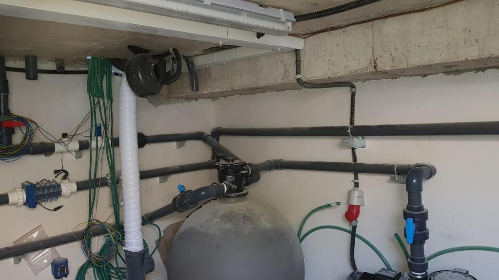 חשמל אברהם אחזקת בתים ובריכות חשמל אברהם אחזקת בתים ובריכות