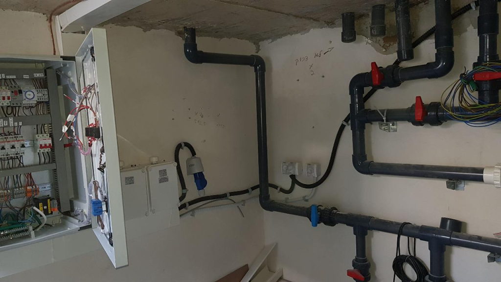 חשמל אברהם אחזקת בתים ובריכות חשמל אברהם אחזקת בתים ובריכות