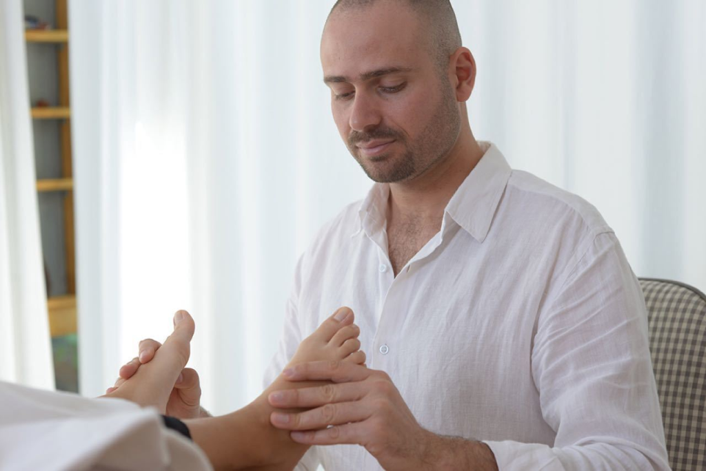 נדב דבוש רפלקסולוגיה נדב דבוש רפלקסולוגיה