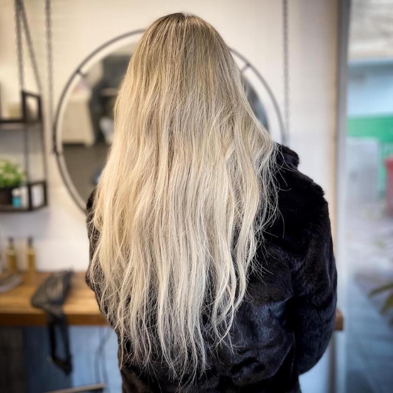 One מספרה One מספרה