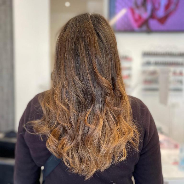 One מספרה One מספרה