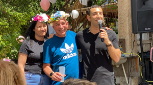 אבי טובי זמר יווני
