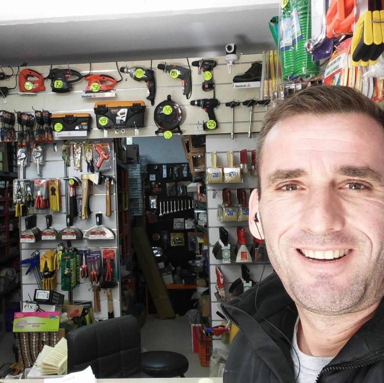 א.ח שפירא. א.ח שפירא.