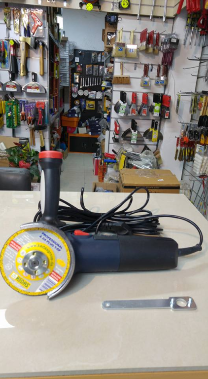 א.ח שפירא. א.ח שפירא.