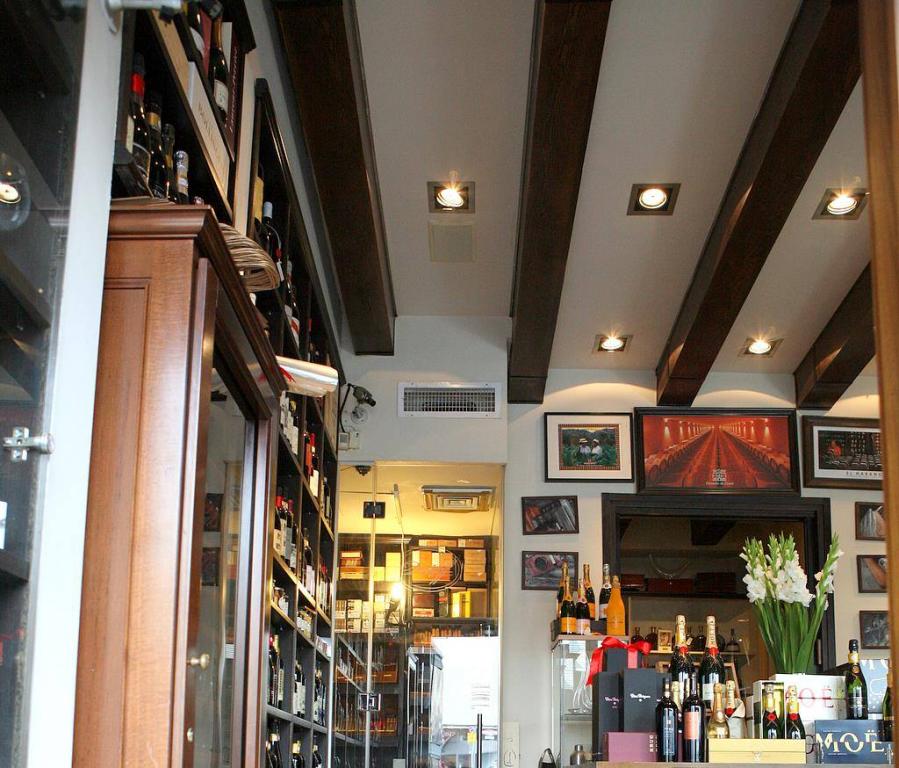 א.מ תעשיות עץ ודלתות א.מ תעשיות עץ ודלתות