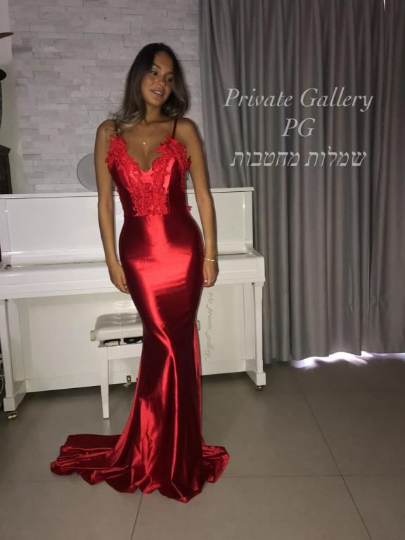 שמלות מחטבות Private Gallery שמלות מחטבות Private Gallery
