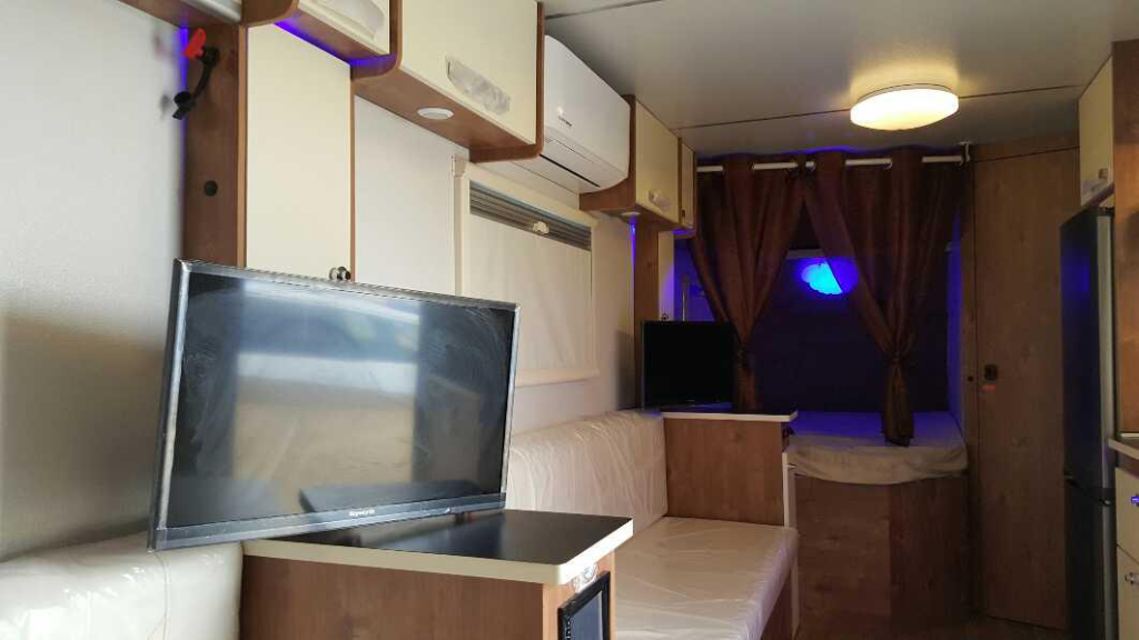 קריספין קרוואנס קריספין קרוואנס